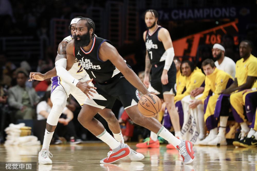 他在与对手 他在与对手